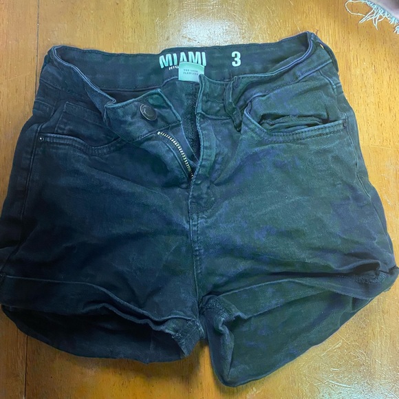 Black jean shorts - Picture 1 of 4